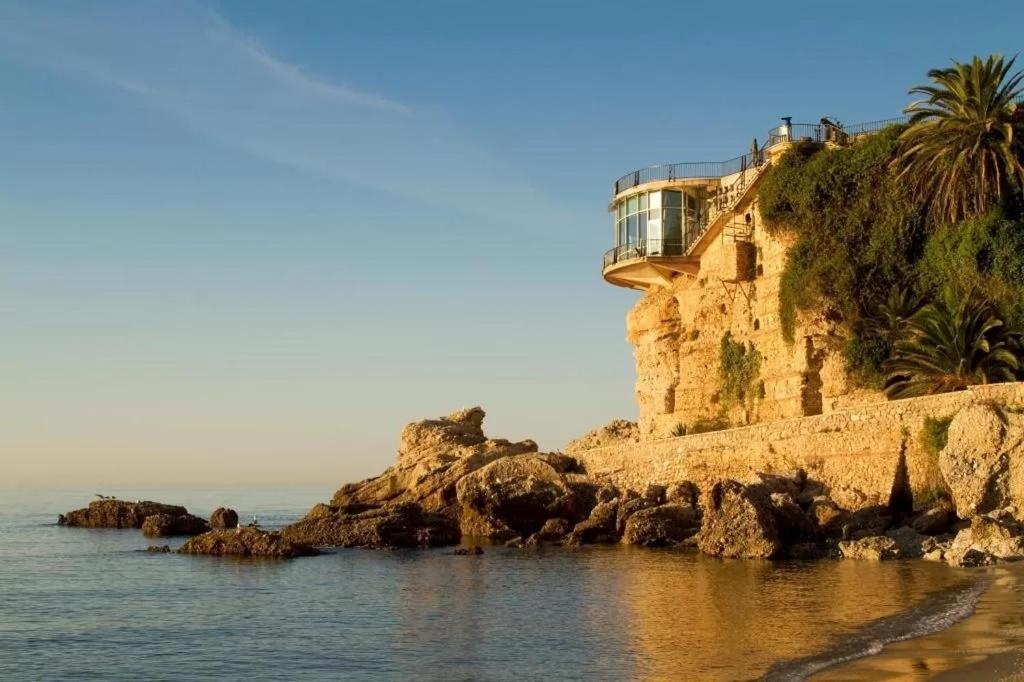 Perfect Family In Acapulco Playa, * Nerja